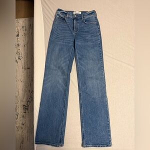 Denim Forum the 90s snatched midrise straight Jean - size 26